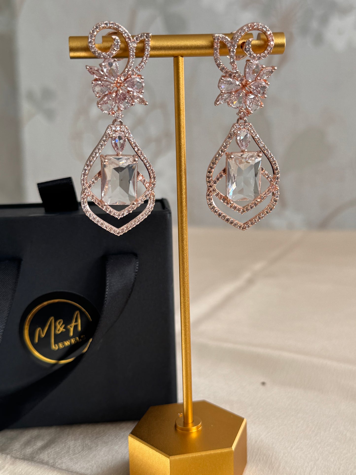 Stylish, Latest trend Rose gold polish american diamond earrings